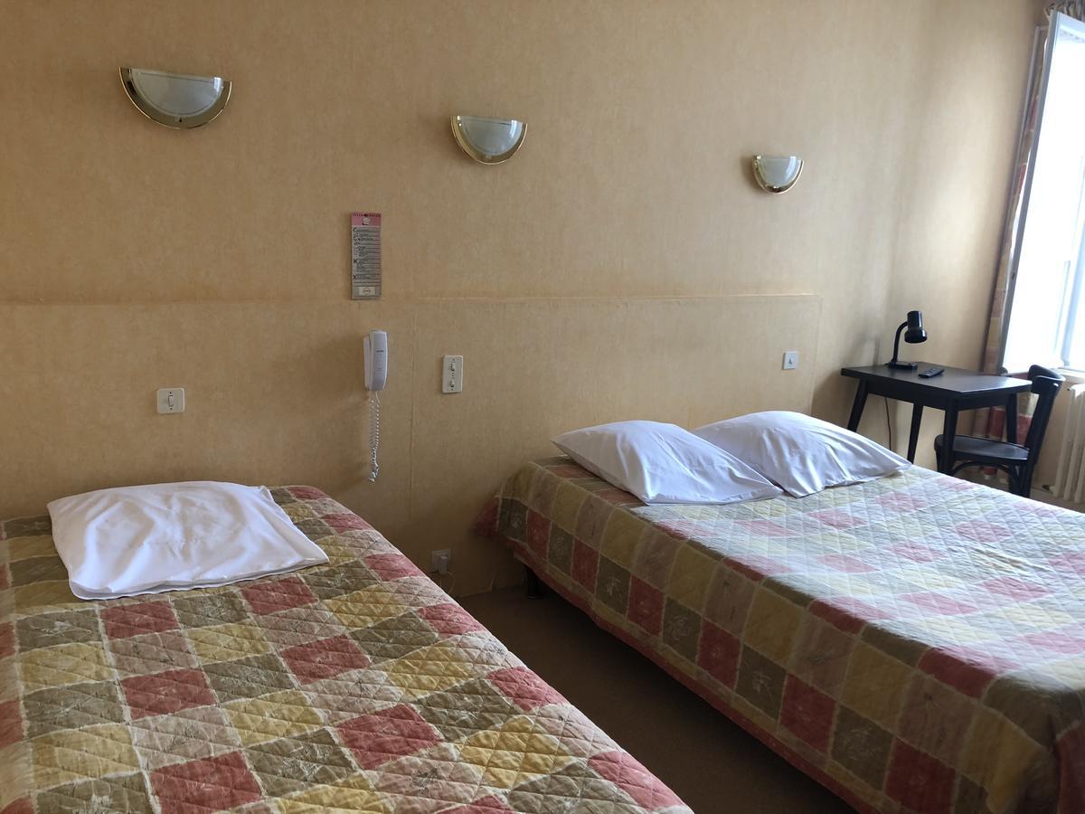 Hotel Le Commerce Bellegarde-du-Loiret Dış mekan fotoğraf