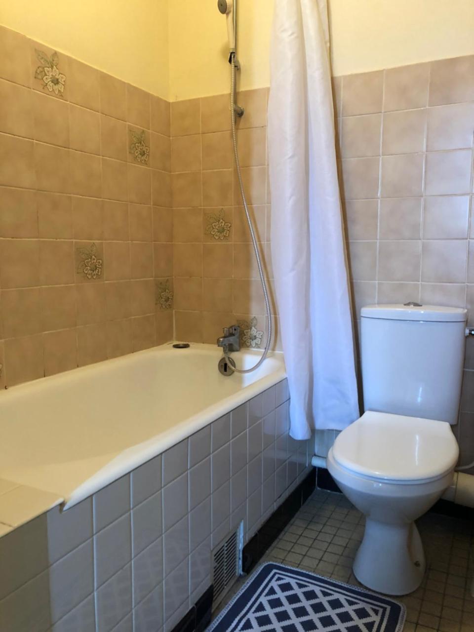 Hotel Le Commerce Bellegarde-du-Loiret Dış mekan fotoğraf