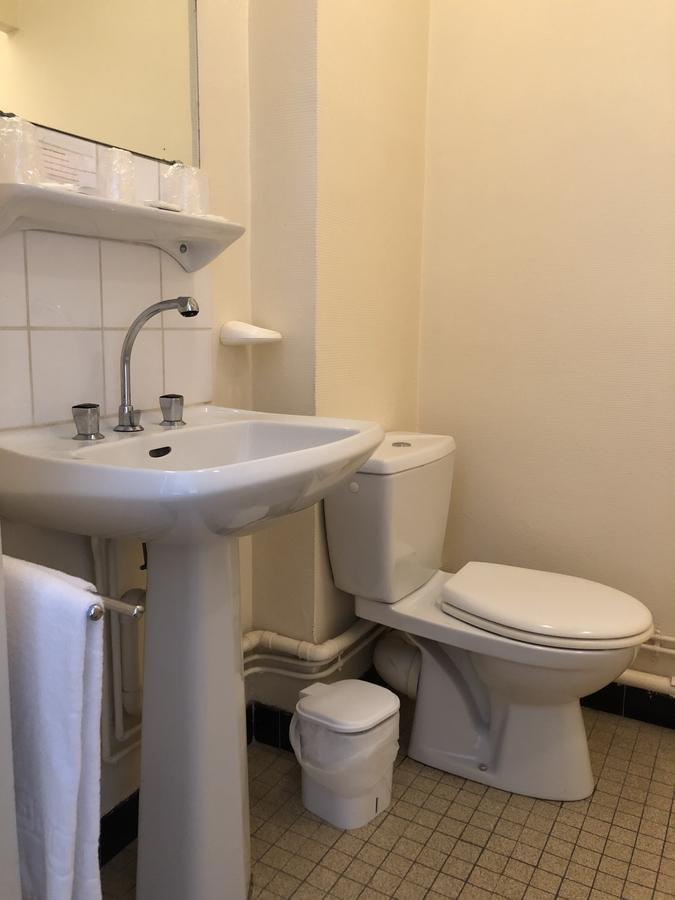 Hotel Le Commerce Bellegarde-du-Loiret Dış mekan fotoğraf