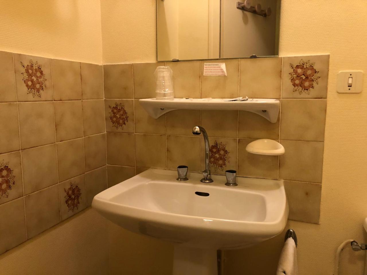 Hotel Le Commerce Bellegarde-du-Loiret Dış mekan fotoğraf
